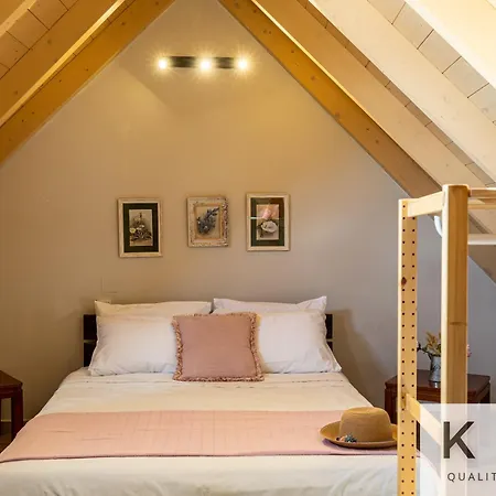 Ferienhaus Spedion Villas. Red Stone *